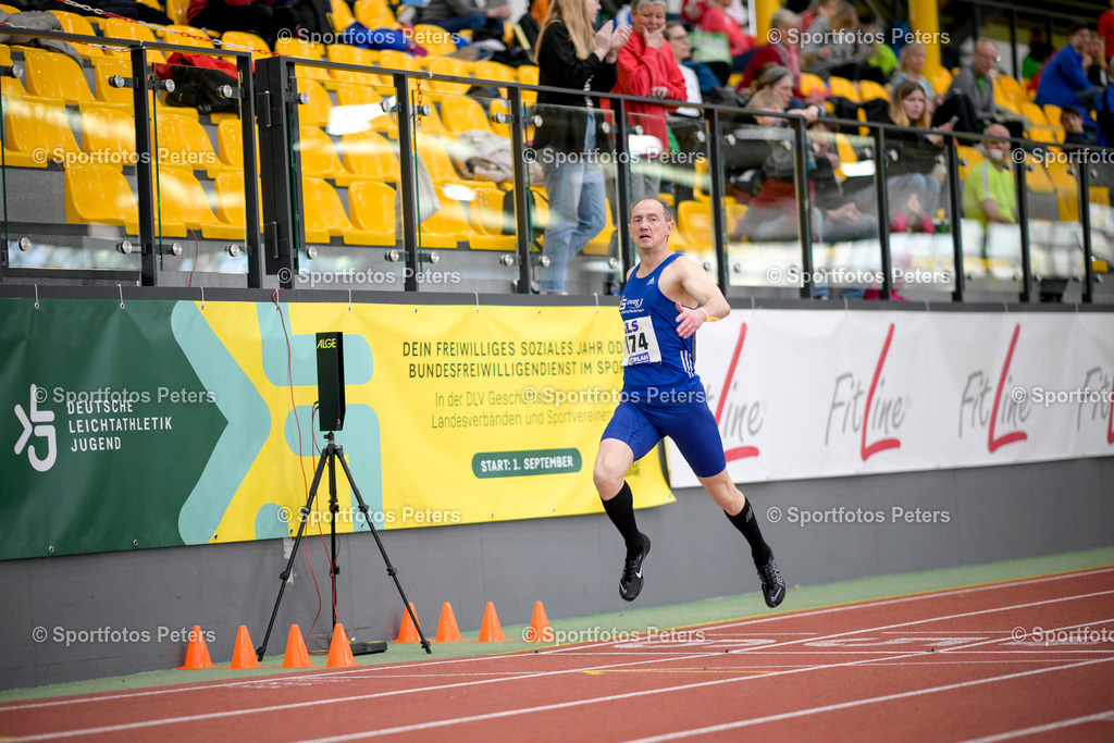 Deutsche Hallenmeisterschaften Masters - Sonntag_47 | Deutsche Meisterschaften Halle Masters am 03.03.2024 in Dortmund 

Foto: Kai Peters - Realisiert mit Pictrs.com