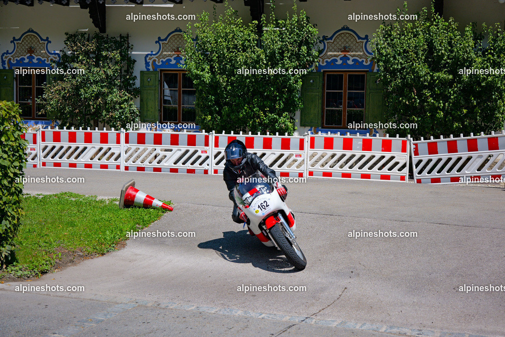 P1036841-2 | Erleben Sie atemberaubende, hochqualitative Fotos Ihrer Fahrt entlang der malerischen Alpenstraßen. Besuchen Sie alpineshots.com, um professionelle Aufnahmen Ihrer unvergesslichen Reise zu finden und zu kaufen - Realisiert mit Pictrs.com