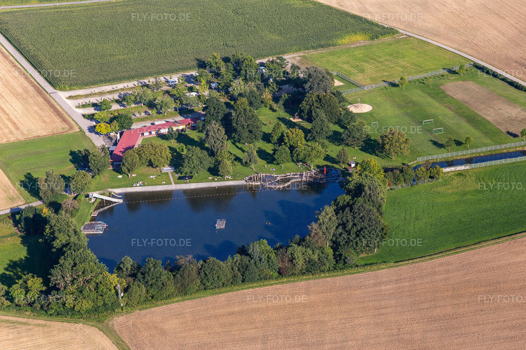 Uferbereiche des Strandbad - Naturfreibad | Luftbild: Uferbereiche des Strandbad - Naturfreibad in Uttenweiler im Bundesland Baden-Württemberg in Deutschland. Foto: IMG_128810.jpg vom 03.09.2021 durch ©2025 Werner Riehm fly-foto.de/copyright - Realisiert mit Pictrs.com
