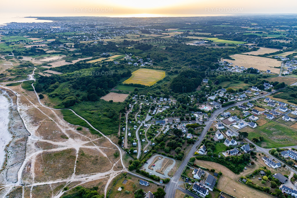 Aerial view: Camping Des Dunes in Plobannalec-Lesconil in the state Finistere, France. – Photo: IMG_132679.jpg taken on 06/17/2022 by Werner Riehm/FLY-FOTO.com – Resolution of the original: 5349 x 3566 px – Camping des Dunes - Camping 3 étoiles à Lesconil (Finistère Bretagne)