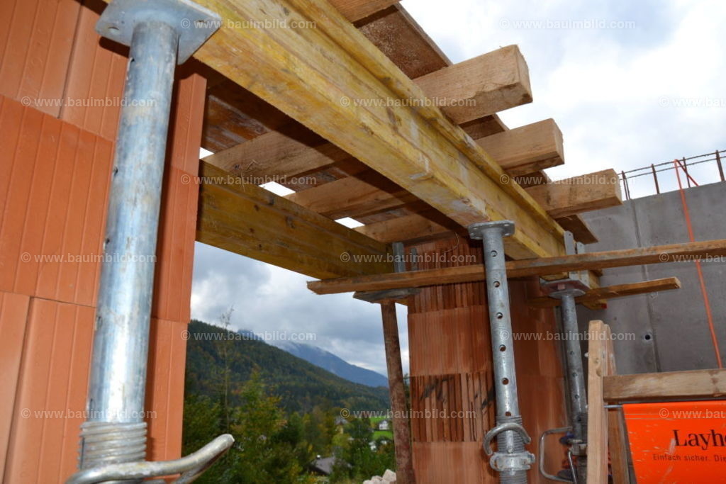 bib-lg04-betonarbeiten-0229 | Nach LV-Leistungsgruppen sortierte Detailfotos über den Bau eines Hauses. Alle Hausbau-Bilder direkt vom Urheber und Autor der Website Haus-Selber-Bauen.com