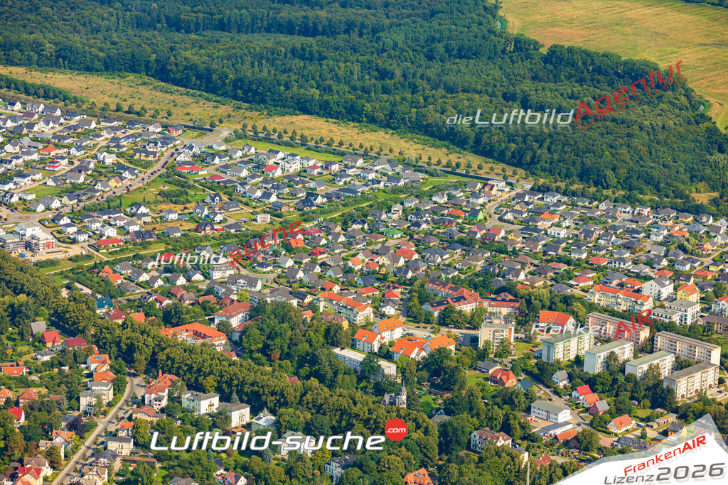 Neue Luftbildaufnahme der Stadt Bad Doberan - Das Luftbild wurde 2025 vom UL-Flugzeug heraus erstellt ( keine Drohnenaufnahme ) - Hochauflösende Luftaufnahme - für Wandbilder und großformatige Ausdrucke geeignet. Das besondere Geschenk!Hier alle&nbsp;Infos zur Lizenzierung der LuftaufnahmeWir fliegen auch dieses Jahr wieder in Ihre Region um Luftbilder zu erstellen.- Luftbild anfragen