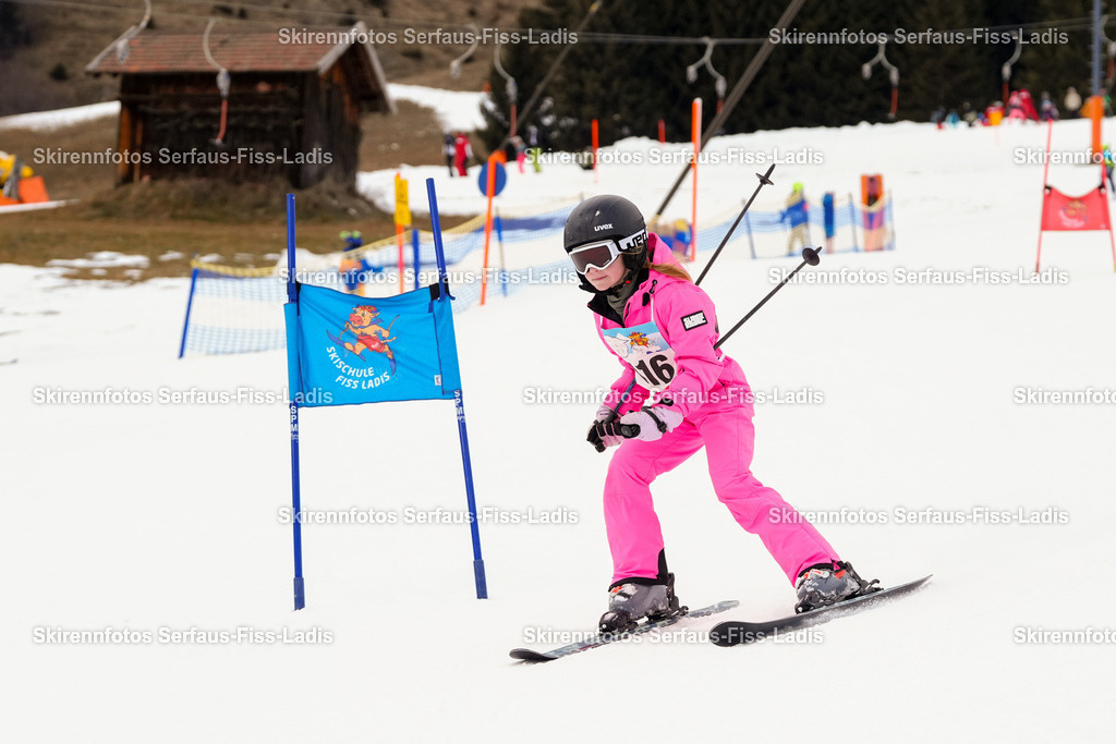 SRF_02.01.2026_0683 | Skirennfotos,Serfaus,Fiss,Ladis,Kinderskirennen,Winter,Tirol,Oberland,skirace,SFL,feelfree,weil wir's genießen,ski,Ski,skifahren,Sonnenplateau, - Realisiert mit Pictrs.com