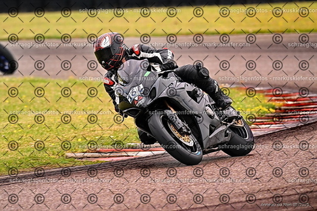 25bt02-0128 | markuskiefer.com - Realisiert mit Pictrs.com