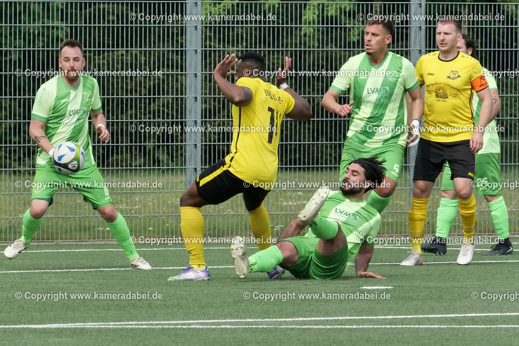 Fußball : Bezirksliga : SV 08/29 Friedrichsfeld - Borusia Veen am 10.05.2026 in Voerde Friedrichsfeld | Fußball : Bezirksliga : SV 08/29 Friedrichsfeld - Borusia Veen am 10.05.2026 in Voerde Friedrichsfeld - Realisiert mit Pictrs.com
