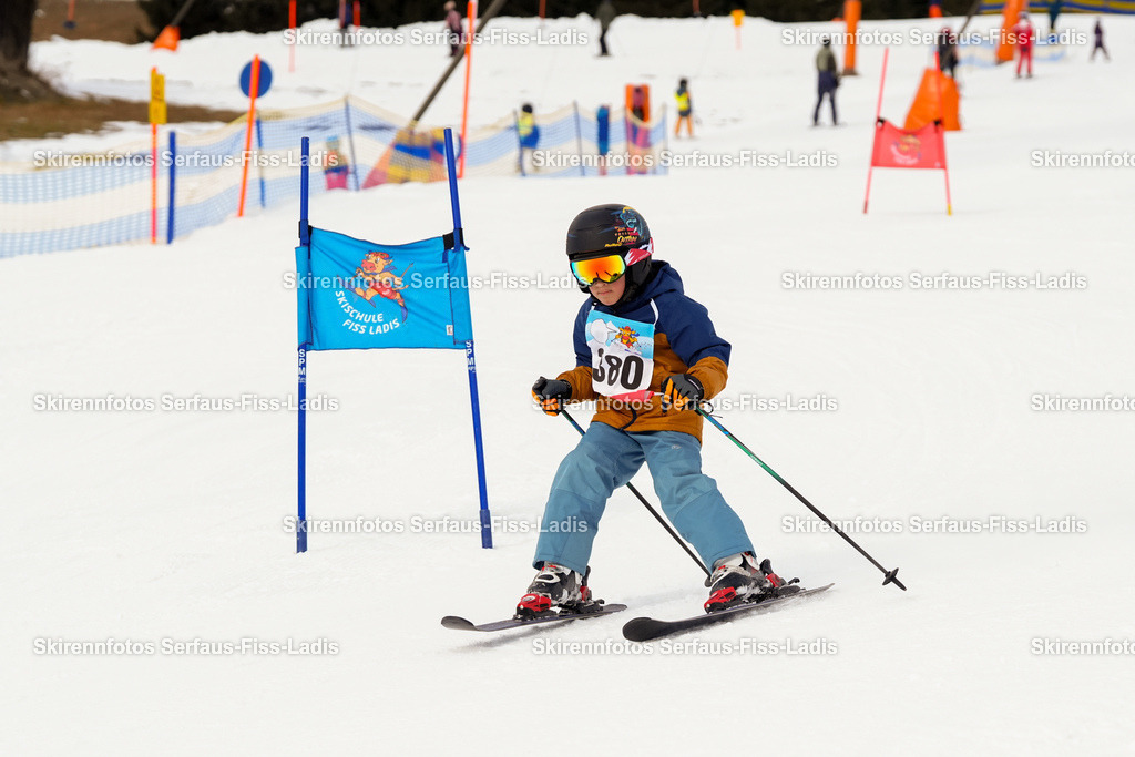 SRF_02.01.2026_0609 | Skirennfotos,Serfaus,Fiss,Ladis,Kinderskirennen,Winter,Tirol,Oberland,skirace,SFL,feelfree,weil wir's genießen,ski,Ski,skifahren,Sonnenplateau, - Realisiert mit Pictrs.com
