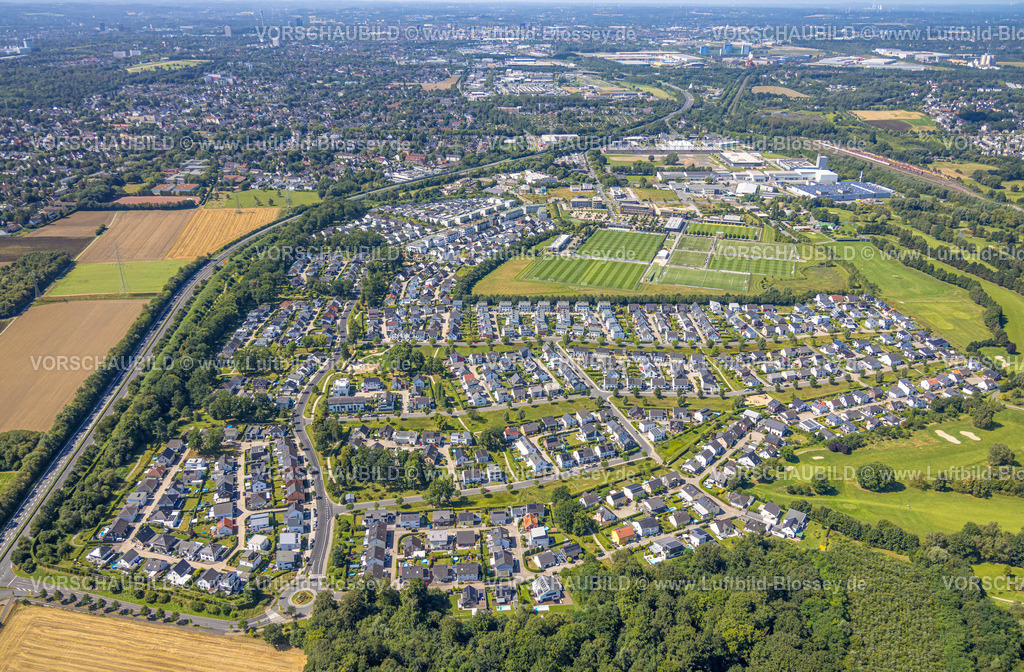 Dortmund240800386 | Luftbild, BVB 09 Borussia Dortmund Trainingszentrum an der Adi-Preißler-Allee, Fußballfelder, Wohnanlage Brackeler Feld Hohenbuschei, Brackel, Dortmund, Ruhrgebiet, Nordrhein-Westfalen, Deutschland