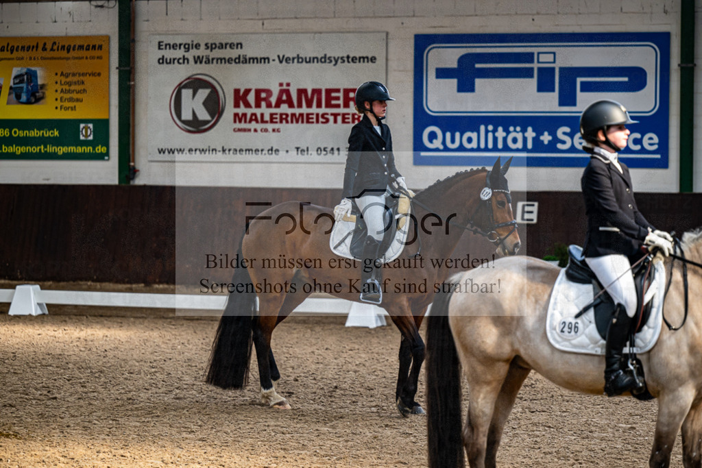 20240310-DOS_0970 | Entdecke hochwertige Reitturnierfotos von Foto Oger. Professionell, emotional und authentisch – jetzt Lieblingsmomente im Shop bestellen.Deutschlandweite Turnierfotografie. - Realisiert mit Pictrs.com
