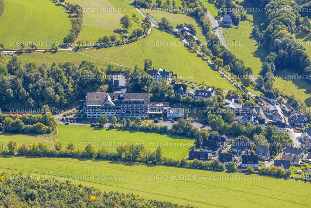 Schmallenberg220904045 | , Luftbild, Sauerland Alpin Hotel, Grafschaft, Schmallenberg, Sauerland, Nordrhein-Westfalen, Deutschland
