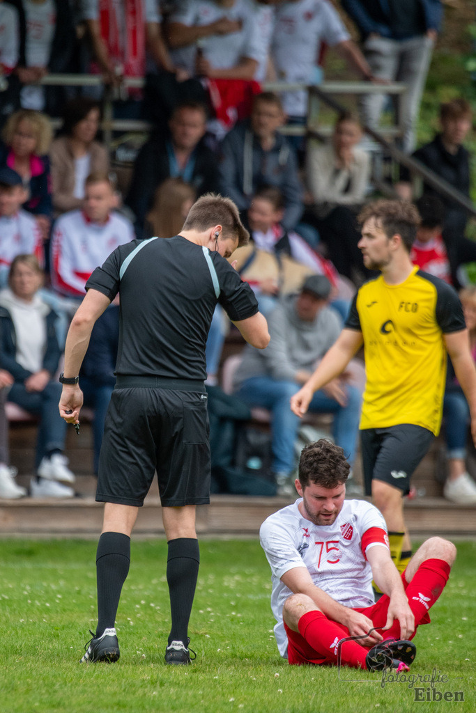 1. FC Ohmstede-SVE Wiefelstede | Herren Kreispokalfinale Jade-Weser-Hunte; 1.FC Ohmestede (gelb) - SVE Wiefelstede (weiß) am 16.06.2024; in Obenstrohe (Plaggenkrugstraße), Photo: Philip Eiben 2024 - Realized with Pictrs.com