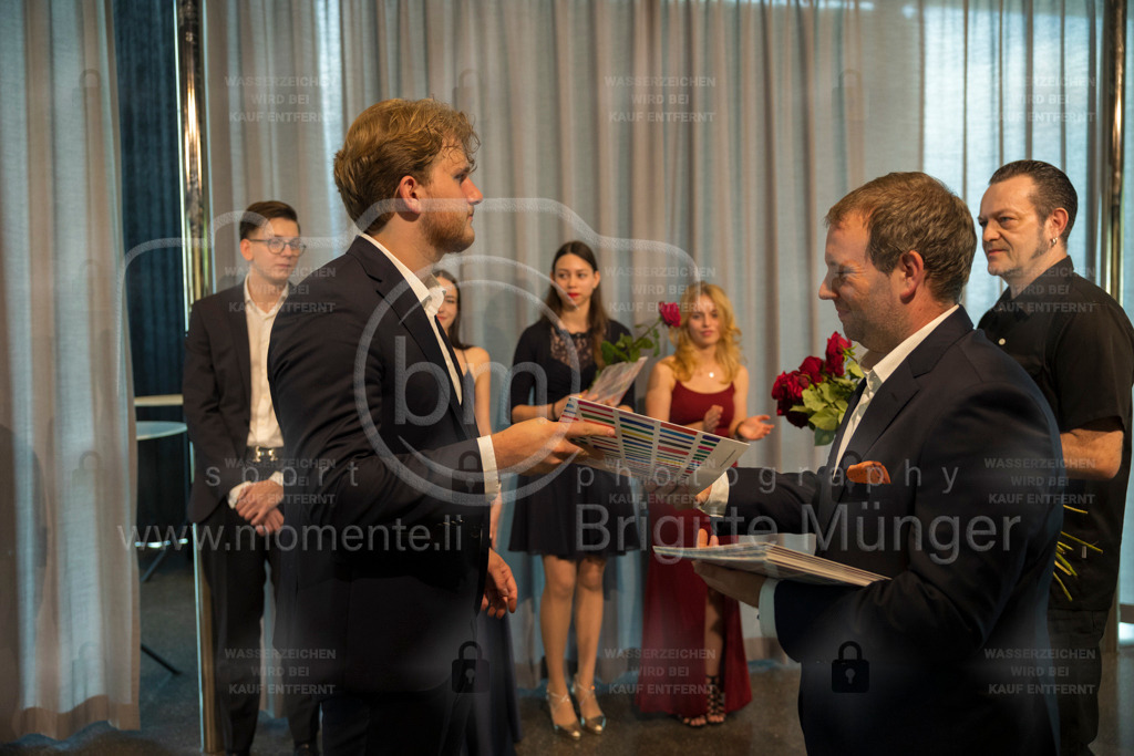 FeusiDiplomfeier_R6OO3005 | Brigitte Münger / bmsportphotography - Realisiert mit Pictrs.com