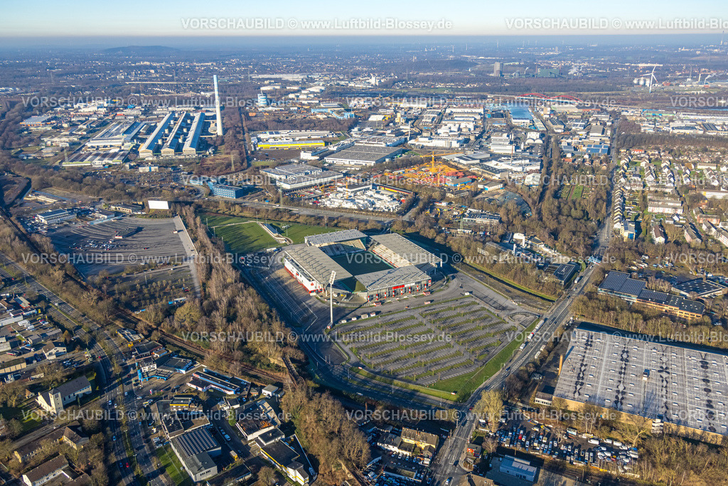 Essen241201728RWE-StadionAnDerHafenstrasse | Luftbild, Fußballstadion an der Hafenstraße des Clubs Rot-Weiss Essen,3. Bundesliga , Essen-Borbeck, Tribünen, ,Essen, Ruhrgebiet, Nordrhein-Westfalen, Deutschland
