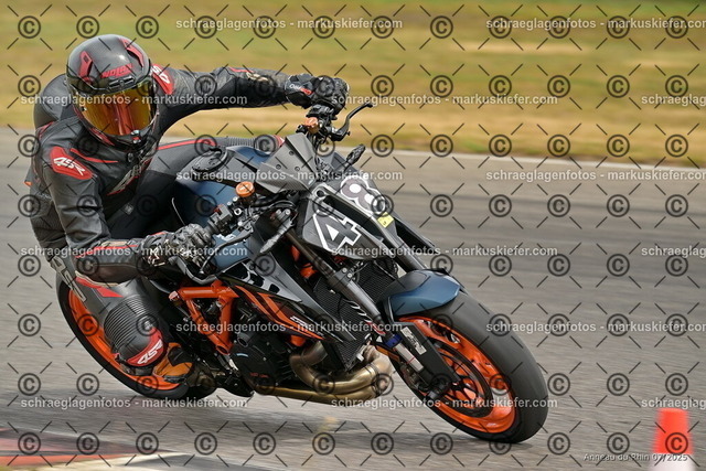 25bt05-0858 | markuskiefer.com - Realisiert mit Pictrs.com