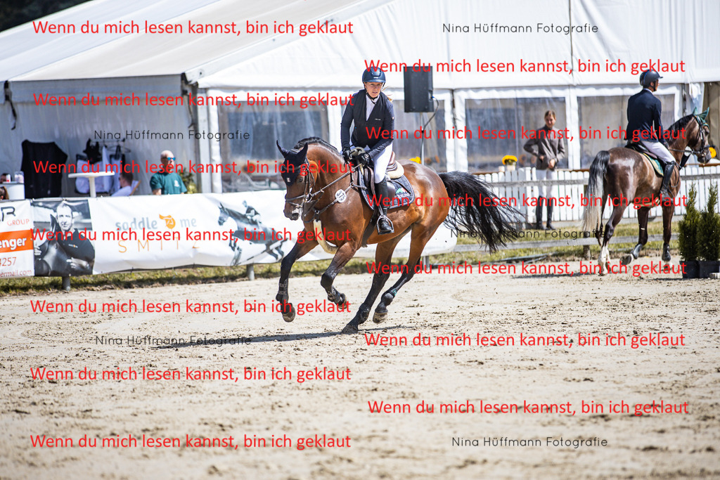 BK1A5084 | Turnierbilder Turnierfotos Nina Hüffmann Turnierfotografie Pferdefotografie Tierzeichnung Haustierzeichnung Pferdezeichnung Hundezeichnung Videograf  - Realisiert mit Pictrs.com