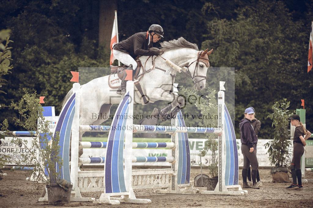 20240530-DOS_2461 | Entdecke hochwertige Reitturnierfotos von Foto Oger. Professionell, emotional und authentisch – jetzt Lieblingsmomente im Shop bestellen.Deutschlandweite Turnierfotografie. - Realisiert mit Pictrs.com