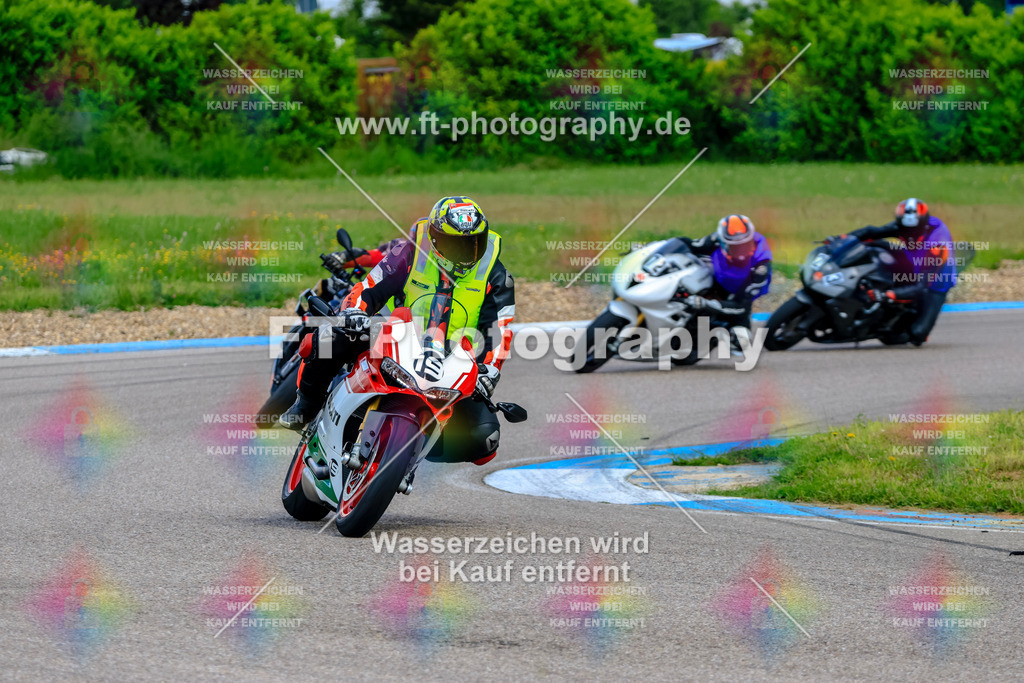 MotoTeam-9050 | Hier findet Ihr Bilder von Touristenfahrten auf der Nürburgring Nordschleife oder von anderen Veranstaltungen die ich besucht habe. Viel Spass beim Durch Schauen 