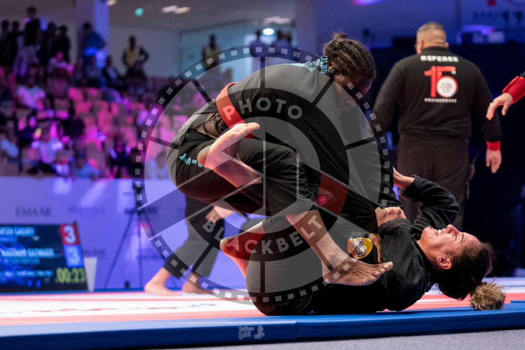 20231108PBB1547 | Fighters compete during the AJP World Professional Championship in the Mubadala Arena in Abu Dhabi, Arab United Emirates, on November 8, 2023.
