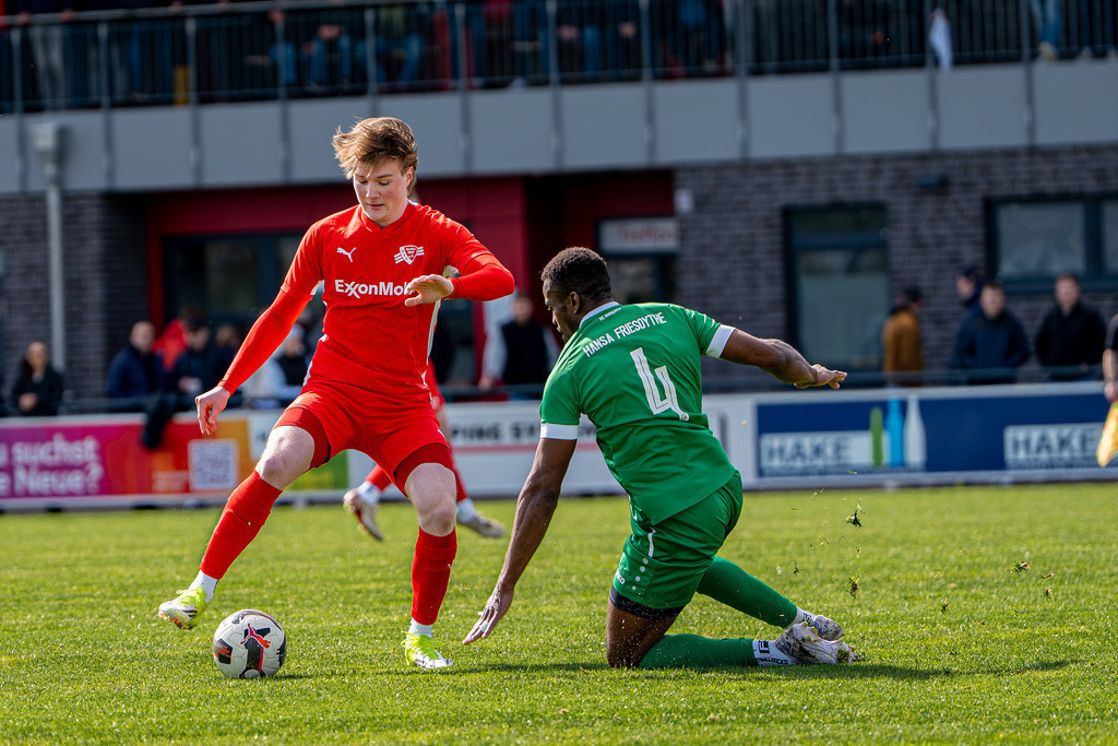 Fußball I Herren I Saison 2025-2026 I Bezirksliga Weser-Ems 4 I 26. Spieltag I VFL Oythe - SV Hansa Friesoythe I 20148 | jns.sportfotos - Realisiert mit Pictrs.com