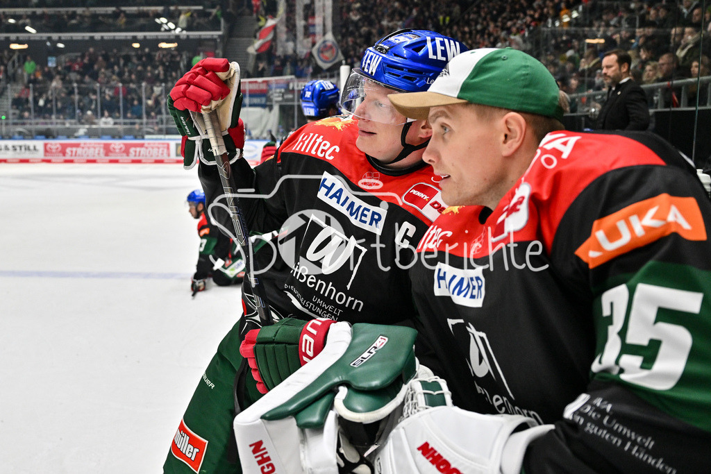 Augsburger Panther - Nürnberg Ice Tigers | im gespreach Denis REUL (Augsburger Panther #29) und Markus KELLER (Augsburger Panther #35) / DEL: Augsburger Panther - Nuernberg Ice Tigers, Curt Frenzel Stadion am 03.01.2025