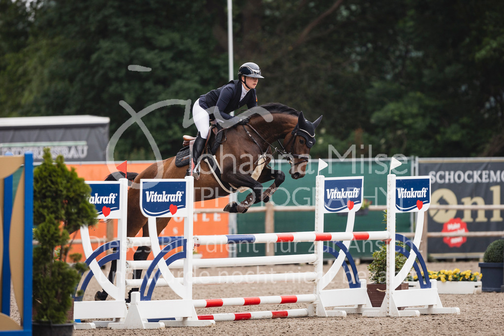 250610_Mühlen_SprPf-A2-261 | Deine schönsten Turniermomente als professionelle Fotos! Entdecke hochwertige Pferdesport-Fotografie im Online-Shop. Jetzt Fotos finden & bestellen!