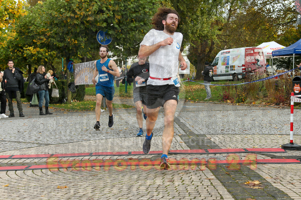 241020_1005_EX1_7697 | Sportfotografie im Rhein-Sieg Kreis, Köln, Bonn, NRW, Rheinland Pfalz, Hessen, etc. Unser Tätigkeitsfeld umfasst den Laufsport vom Volkslauf über den Marathon, Duathlon, Triathon bis zum Ultralauf wie Kölnpfad Ultra oder Schindertrail.