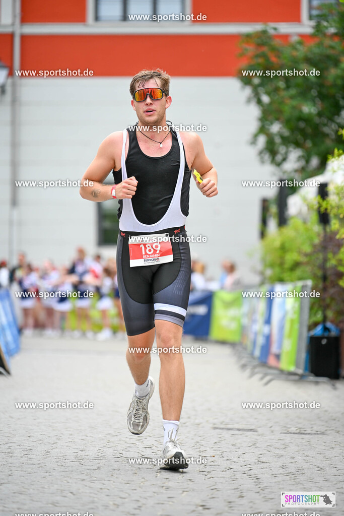 SZI_8107 | Stadttriathlon Erding 2025. #yourpictrs #sportshot_your_pictrs @Sportshotphotography #stadttriathlonerding Copyright: www.sportshot.de
