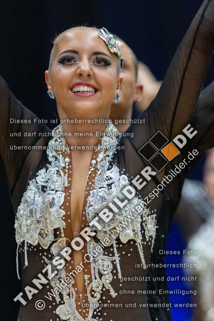 20230415-12035 | Hier finden Sie Tanz Bilder vom Latein und Standard Formationen tanzen. Sportbilder vom Tanzsport. Schöne Fotos und von Weltmeisterschaft, Europameisterschaft, Bundesliga, Regionalliga, Oberliga und Landesliga sowie von GOC Stuttgart, DanceComp, WM Bremen