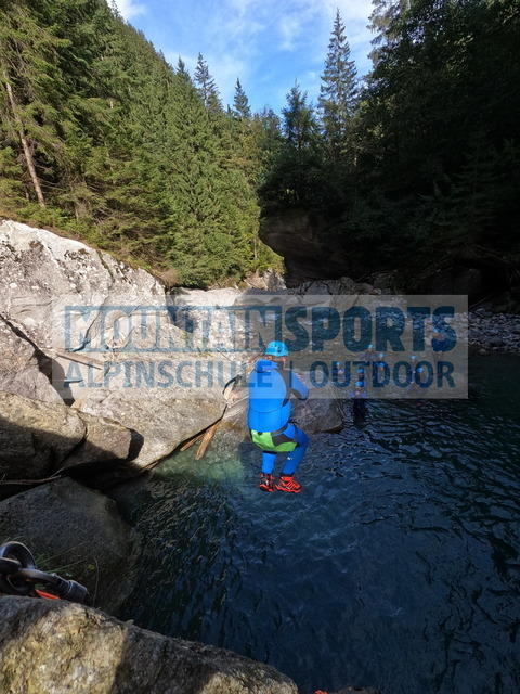 GOPR6662 | Bestelle die Bilder deines Berg- oder Wasser-Abenteuers mit Mountain Sports bequem von zu Hause aus direkt über unseren Online Fotoshop von pictrs.com. - Realisiert mit Pictrs.com