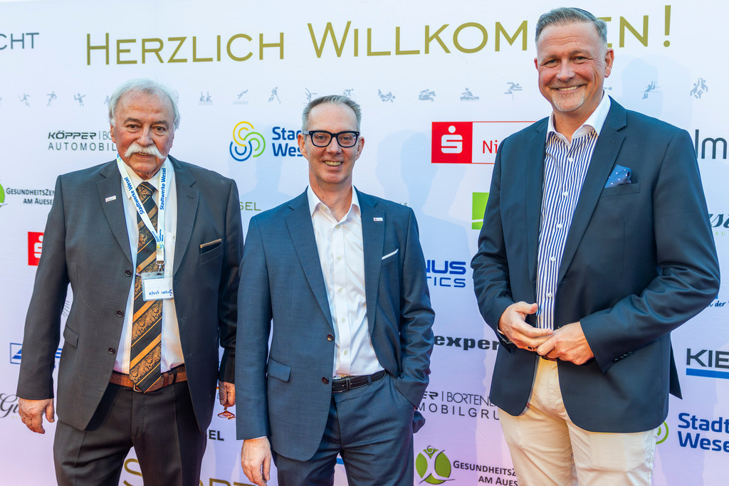 top-top.de 260306-217 | Foto, Video, Fotografie, Videografie, Fotobox, DJ, Discjockey, Musik, Musikbox, Veranstaltung, Photobooth, Amazon, Ebay, Buchtipp, Bestseller, Autor, Verlag, Buch, Wesel, Hamminkeln, NRW, Dinslaken, Rees, Drohne, Hochzeit, Party, Fotobox, Wesel, Fotograf