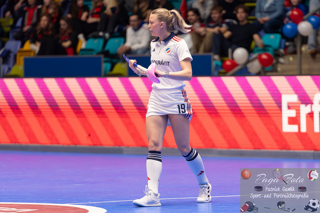 Volvo E.R.B. Final 4 Halbfinale Frauen: Mannheimer HC - Düsseldorfer HC, 25.01.2025 | Verena Neumann (Mannheimer HC #19), Freisteller, Portrait, Porträt,  Mannheimer HC - Düsseldorfer HC, Frankfurt, Süwag Arena, 25.1.2025 - Realisiert mit Pictrs.com