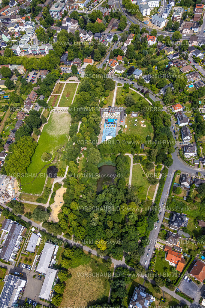 Castrop-Rauxel220706784 | Luftbild, Parkbad Süd und Stadtgarten mit leergelaufenem Gondelteich, ehemaliges Freibad, Obercastrop, Castrop-Rauxel, Ruhrgebiet, Nordrhein-Westfalen, Deutschland