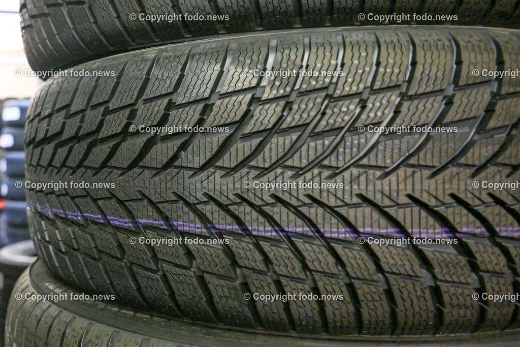 Reifen Wondraschek_ Linz_ 17.10.2023-30 | 17.10.2023, Linz, AUT,Reifen Wondraschek, im Bild Reifenlager (eines von 3 Stockwerken), ca 16000-20000 gelagerte Neureifen Saisonbedingt