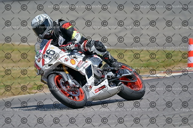 25bt04-1189 | markuskiefer.com - Realisiert mit Pictrs.com