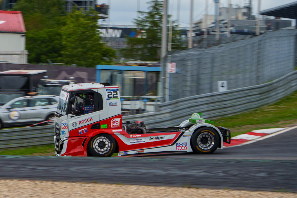 A7406882 | 13.07.2024 Goodyear FIA European Truck Racing Championship (ETRC) NürburgringBild: #22 Lukas Hahn, Ausfahrt Castrol-S Richtung Mercedes Arena - Realisiert mit Pictrs.com