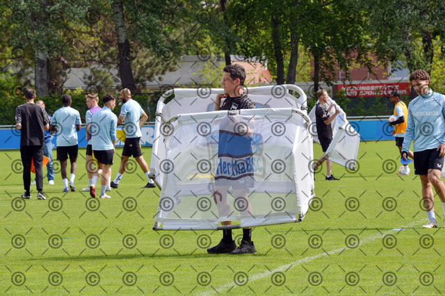 RGE_9443b | Hertha BSC, 2.Bundesliga, Herren, Training, Saison 2025/26, Henrik Kuchno, Athletiktrainer ( Hertha BSC ),  Montag 04.05. 2026,   Fotograf:   Ralf Gebhardt - Realisiert mit Pictrs.com