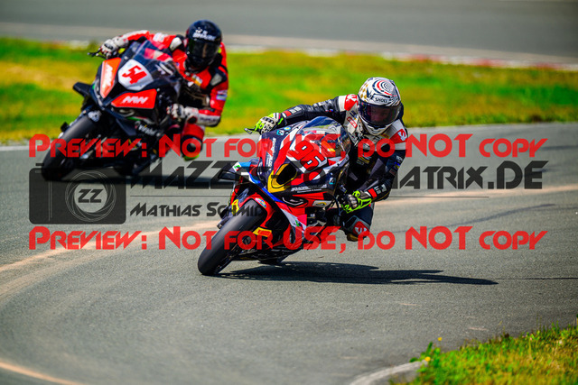 MaZZes_FotoMatrix_240728_6007705_6892 | STK