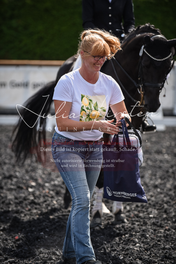 DSC_5154 | Pferde- und Turnierfotografie in Westsachsen. Pferdeportraits, Auftragszeichnungen und intuitive Kunst.