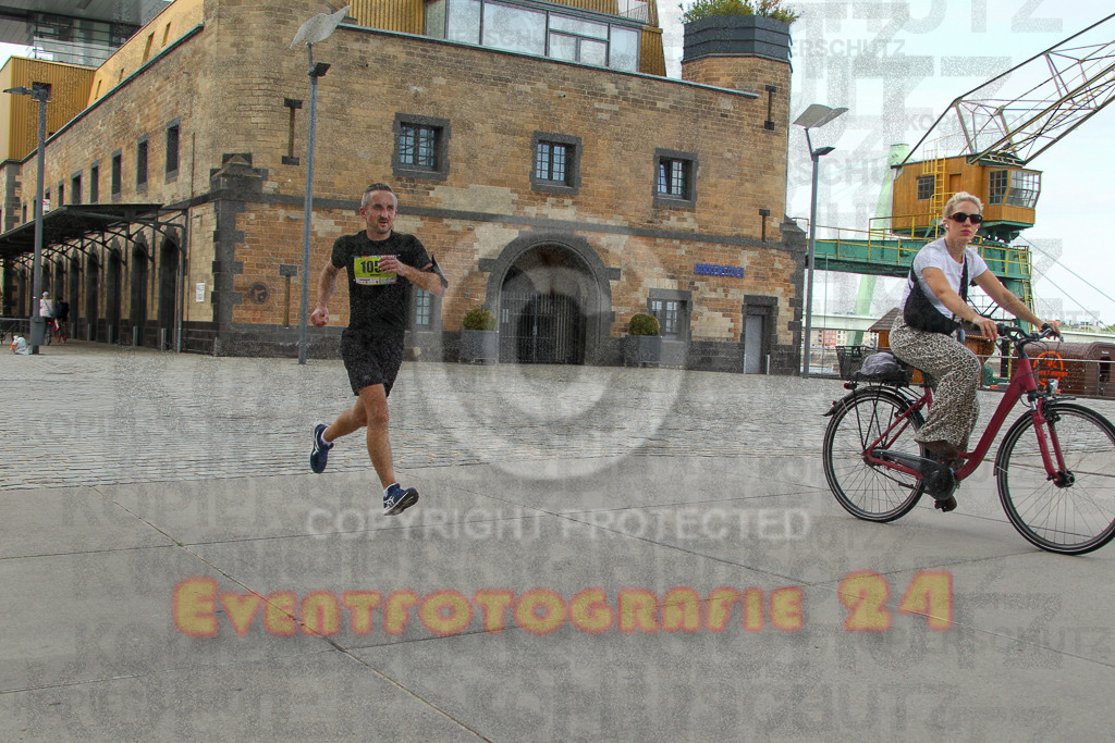 250920_1516_EV4_8332 | Sportfotografie im Rhein-Sieg Kreis, Köln, Bonn, NRW, Rheinland Pfalz, Hessen, etc. Unser Tätigkeitsfeld umfasst den Laufsport vom Volkslauf über den Marathon, Duathlon, Triathon bis zum Ultralauf wie Kölnpfad Ultra oder Schindertrail.