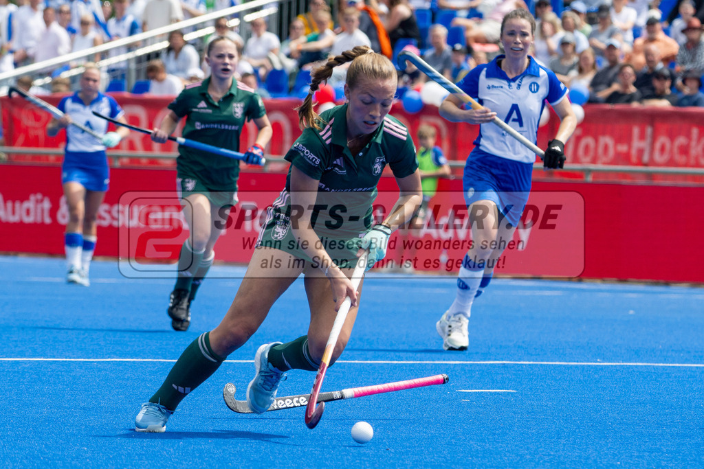 Final4_20250531-1422-Z09_2794 | Krefeld, Deutschland, 31.05.2025:  Feldhockey Final4 2025 – „Deutsche Feldhockey-Meisterschaften 2025“ im Gerd-Wellen-Hockeyanlage am 31.05.2025 in Krefeld, Deutschland. (Foto von Kramhöller/Fehrmann/Kaste)Krefeld, Germany, 31.05.2025: Feldhockey Final4 2025 – „Deutsche Feldhockey-Meisterschaften 2025“ in Gerd-Wellen-Hockeyanlage at 31.05.2025 in Krefeld, Deutschland. (Foto from Kramhöller/Fehrmann/Kaste)