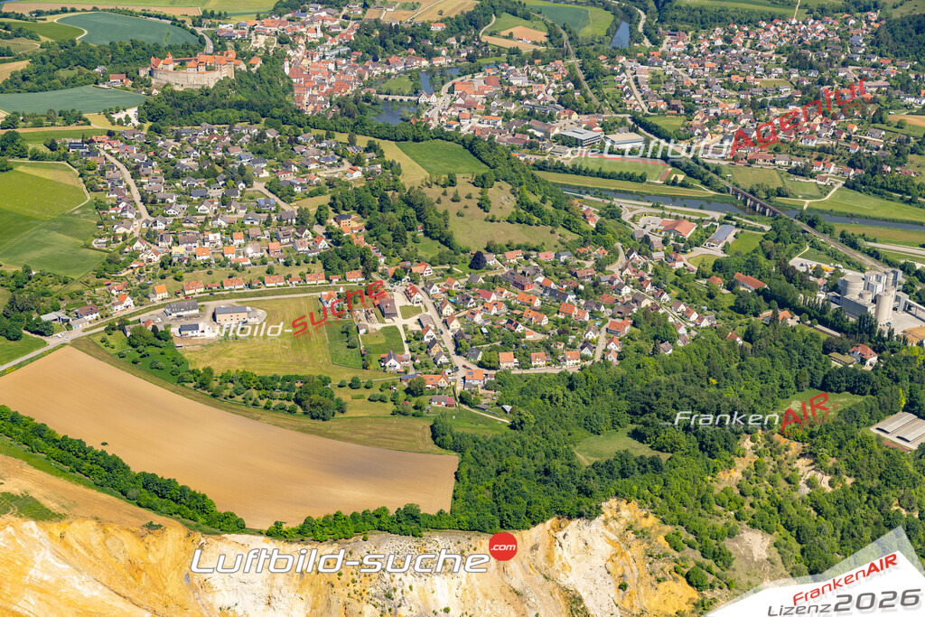 Die Luftaufnahme Stadelhof - Harburg wurde 2022 vom Flugzeug aus (keine Drohne) erstellt. Hohe Auflösung -für große Poster und Wandbilder geeignet - Garantiert!