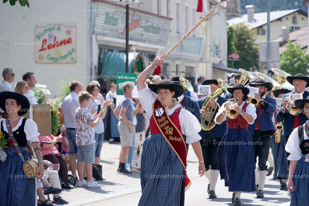 05b-STOCKACH-Bundesmusikfest-2023-Juni16-Reutte-DSC06373 | Info aus dem Bezirk Reutte/Ausserfern Tirol sowie eine umfangreiche Bilddatenbank über die gesamte Region: Lechtal, Talkessel Reutte, Tannheimertal, Zwischentoren. Lech, Plansee, Zugspitze, Grenztunnel, B179, Fernpassstraße, Verkehr, Lawinen, Tradition, - Realisiert mit Pictrs.com
