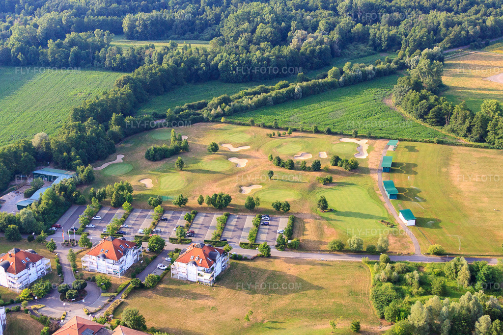 Aerial view: Parking lot at the golf club Soufflenheim Baden-Baden in Soufflenheim in the state Bas-Rhin, France.Photo: IMG_30499.jpg taken on 07/09/2010 by Werner Riehm/FLY-FOTO.comResolution of the original: 4752 x 3168 px