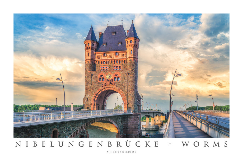 Nibelungenbrücke - Worms | Anyone who has ever driven into Worms from the Hessian side of the Rhine has undoubtedly marveled at the imposing Nibelungen Bridge. Today, the 53-meter-high Nibelungen Tower houses a hostel that can be booked for school trips or conferences. - Realisiert mit Pictrs.com