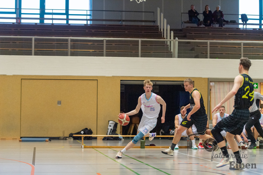 TSG Westerstede 3-VFL Löningen | TSG Westerstede 3 (weiß)-VFL Löningen (schwarz) am 14.01.2024; in Westerstede (Hössensporthalle), Photo: Philip Eiben 2023 - Realisiert mit Pictrs.com