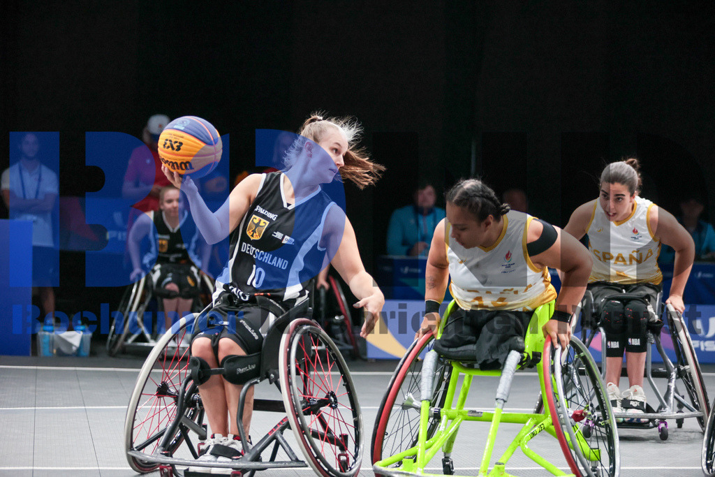 SES_TTG3X320250717-129 | bond - Realisiert mit Pictrs.com