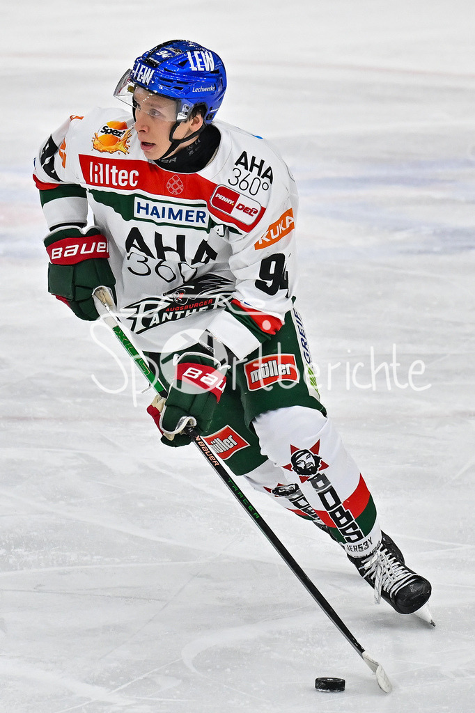 ERC Ingolstadt - Augsburger Panther  | am Puck Anrei HAKULINEN (Augsburger Panther #94) / Freisteller / Einzelfoto / DEL: ERC Ingolsdtadt - Augsburger Panther, Saturn Arena am 10.01.2025