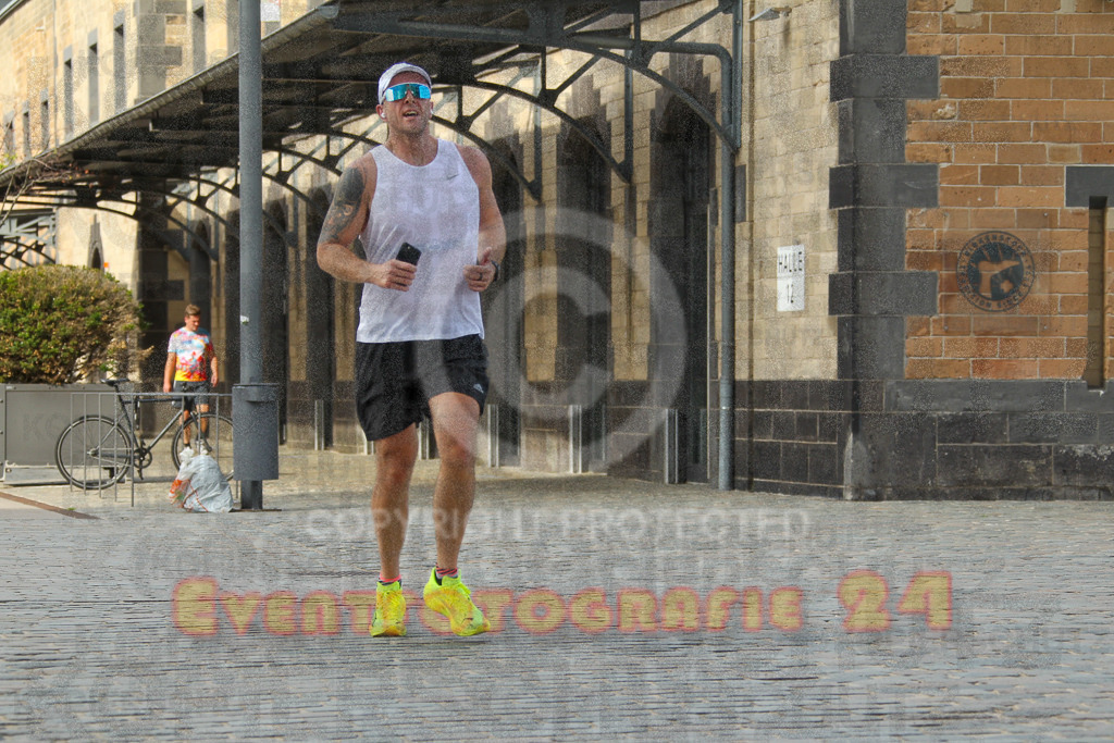250920_1511_EV4_8219 | Sportfotografie im Rhein-Sieg Kreis, Köln, Bonn, NRW, Rheinland Pfalz, Hessen, etc. Unser Tätigkeitsfeld umfasst den Laufsport vom Volkslauf über den Marathon, Duathlon, Triathon bis zum Ultralauf wie Kölnpfad Ultra oder Schindertrail.