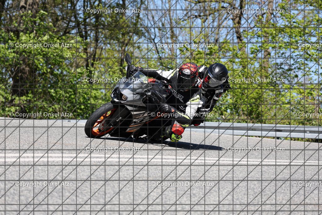 IMG_7321 | Fotograf am Kyffhäuser. Onkel Atze. Kyffhäuser Rennstrecke. Café36. Motorsportfotografie. - Realisiert mit Pictrs.com