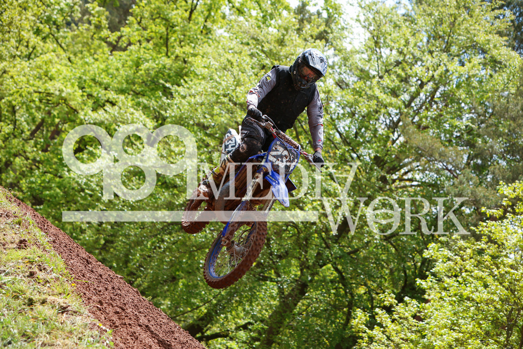 5E6A0083 | 989 MEDIAWORK