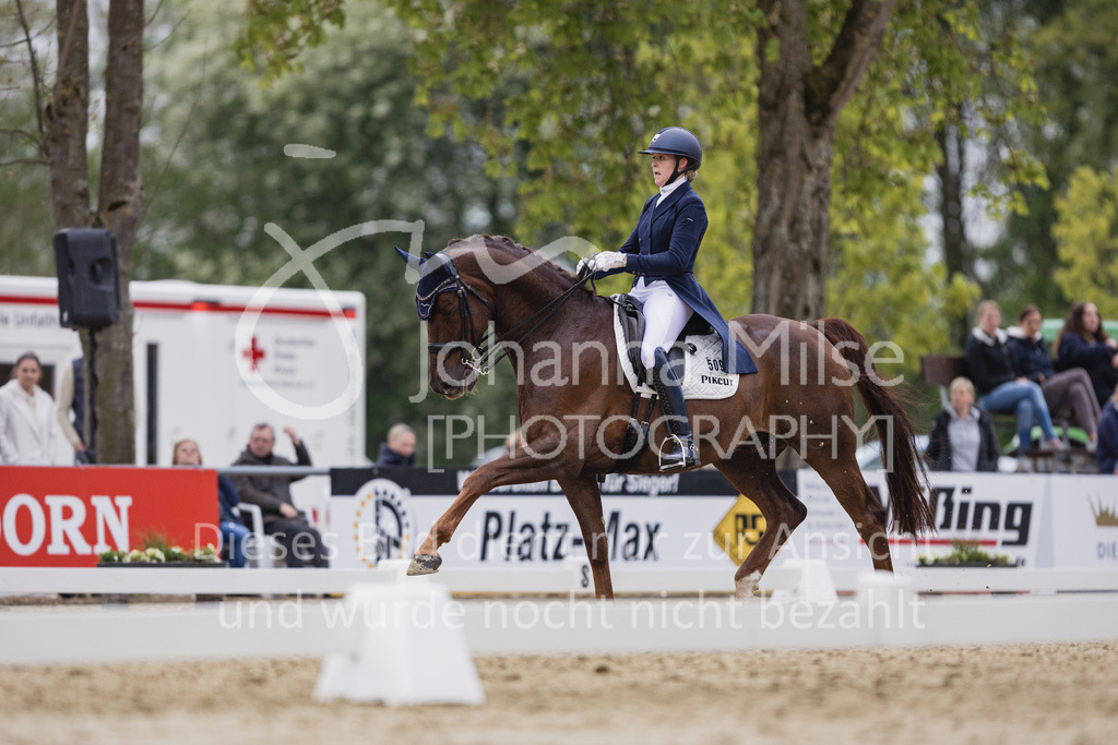 230429_Dressurfestival_S3St-230 | Deine schönsten Turniermomente als professionelle Fotos! Entdecke hochwertige Pferdesport-Fotografie im Online-Shop. Jetzt Fotos finden & bestellen!